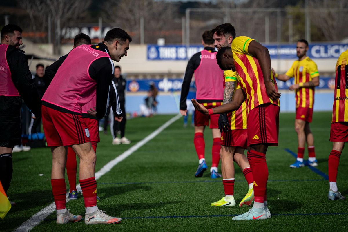 🏆 𝐅𝐚𝐬𝐞 𝐟𝐢𝐧𝐚𝐥 𝐝𝐞 𝐥𝐚 𝐂𝐨𝐩𝐚 𝐝𝐞 𝐑𝐞𝐠𝐢𝐨𝐧𝐬 𝐔𝐄𝐅𝐀

😍 GOLEJADOR!!! <a href="/Masteromaar_/">Master Omar Kanteh Damba</a> <a href="/CFPeralada/">CF Peralada</a> 

⚽️ Catalunya 1⃣🆚0⃣ <a href="/futbolaragon/">Real Federación Aragonesa Fútbol</a>
🏟️ Estadi Municipal Alumnes Obrers <a href="/ajuntamentvng/">Vilanova i la Geltrú</a>

📺 En directe a youtube.com/watch?v=GDpZCj…

💛❤️ 𝐒𝐎𝐌-𝐇𝐈 𝐂𝐀𝐓𝐀𝐋𝐔𝐍𝐘𝐀