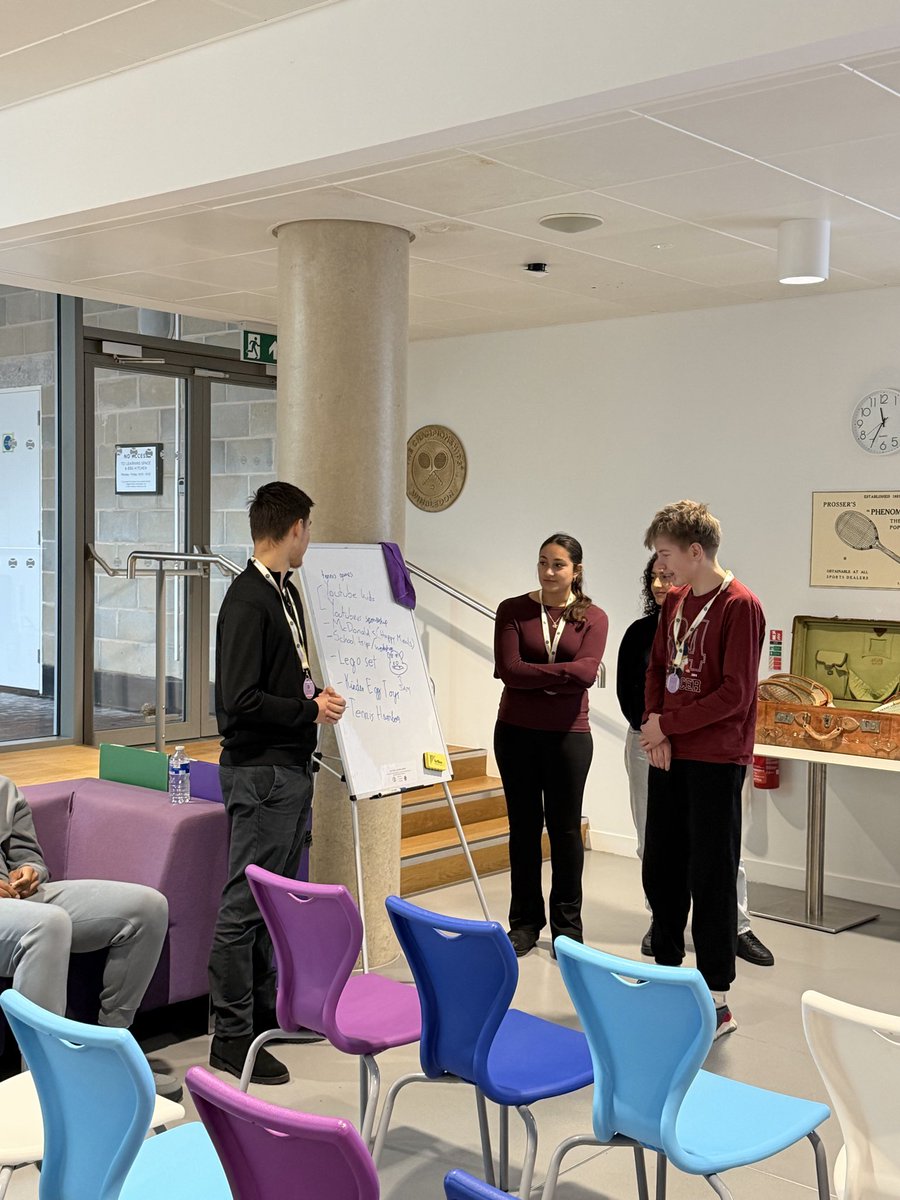 Our y12s pitching their ideas on how to market Wimbledon on a global scale 🇮🇳🇮🇹🇬🇧🇺🇸

<a href="/QueensSch_PE/">PE@Queens'</a>