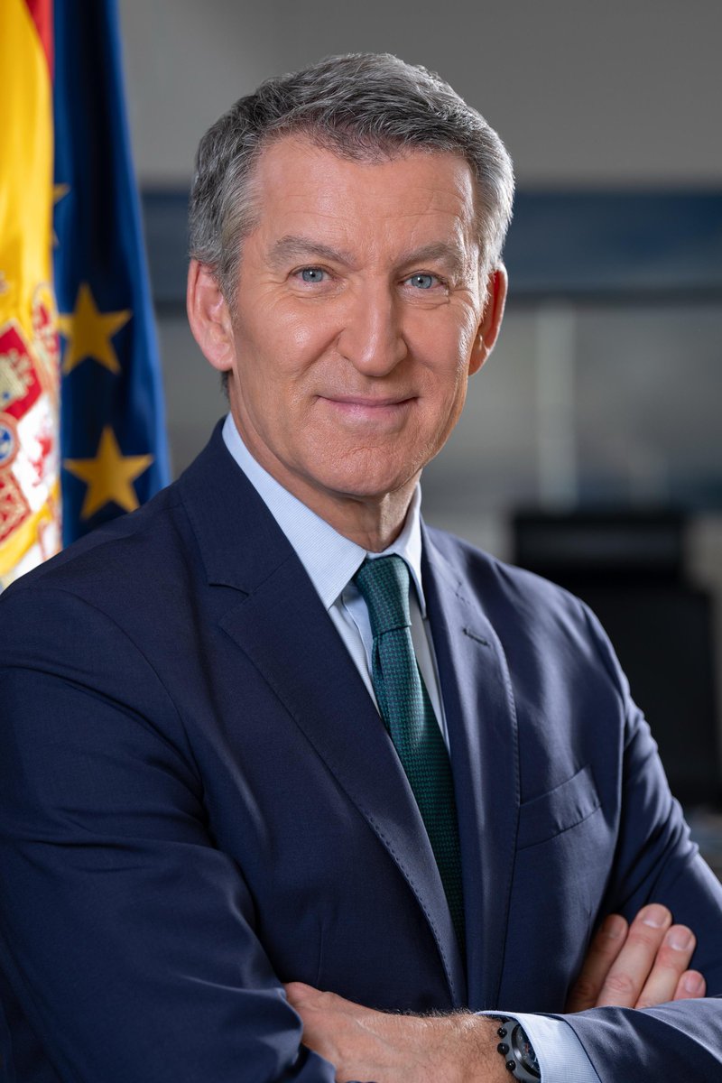 AntnMartnLpez1's tweet image. SINVERGÜENZA has venido a destruir este país Pero no lo vamos a permitir En las URNAS hablaremos y te irás a tú p**ta casa y te llevas a los BUITRES CARROÑEROS de los MEDIOS a los que pagas con dinero público