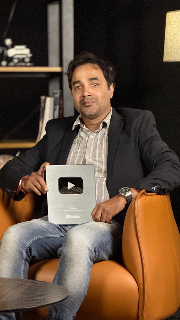 Indraray1987's tweet image. Not every milestone is built in the spotlight!
This one was shaped in edits, conversations, iterations, and countless small decisions behind the scenes.
Proud to contribute to a journey driven by teamwork and trust.
#DiscoverDialogues #TechDogs #SilverPlayButton #YouTubeMilestone