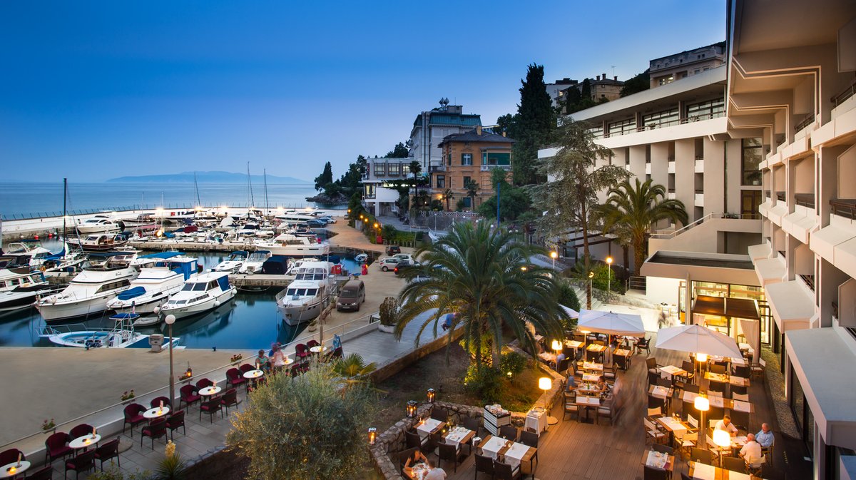 Did you know that Hotel Admiral is the only hotel in Opatija with its own marina? Designed for boat lovers, sea dreamers, and anyone drawn to life by the water, it offers a stay where the coastline is always within reach. bit.ly/Hotel-Admiral-…