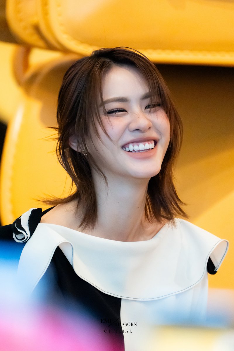 thasornofficial's tweet image. วันนี้ใครไปเติมเหมียวมี่มาบ้าง เล่าให้ฟังหน่อยยย🤏🏻

EMI WITH COACH
#CoachNYxEmi