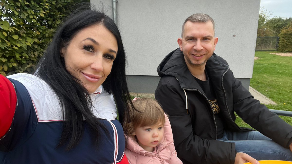 Family time is the best time 🧡 Auch wenn der Alltag manchmal verrückt spielt – diese kleinen Momente mit den liebsten Menschen laden unsere Akkus komplett auf ☀️