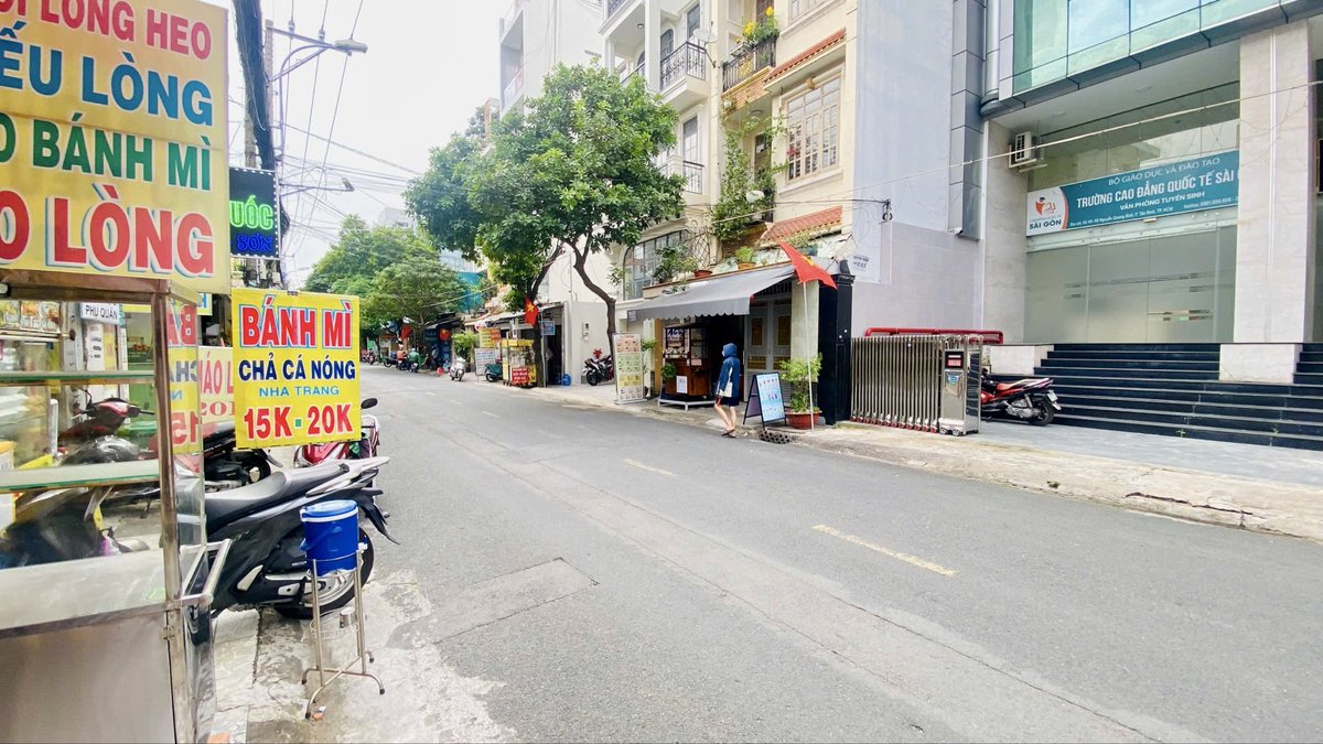 🌇 75 TỶ | 1.500m2 SÀN cửa ngõ nhà Ga T3 Tân Sơn Nhất, nhà đẹp như hình 
Mặt Tiền 46 - 48 Nguyễn Quang Bích, P. 13, Tân Bình
- Diện tích: 10.5m x 26m
- Công nhận: 256.2m2
- Diện tích sàn xây dựng: 1.449,4m2
- Kết cấu: Hầm + Lững + 6 Tầng