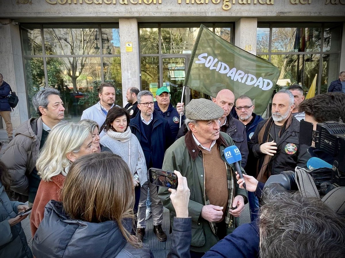 VOX Valencia tweet media