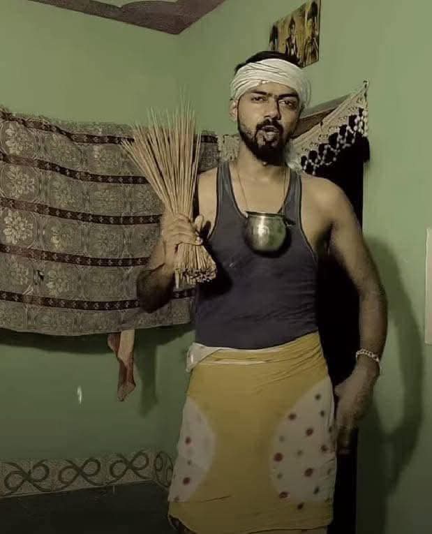 कितने नपुंस क होंगे इनके पुरखे जो 3 % ने इनकी मर्दों औरतों के गले में झाड़ू म टकी लटका दी थी।