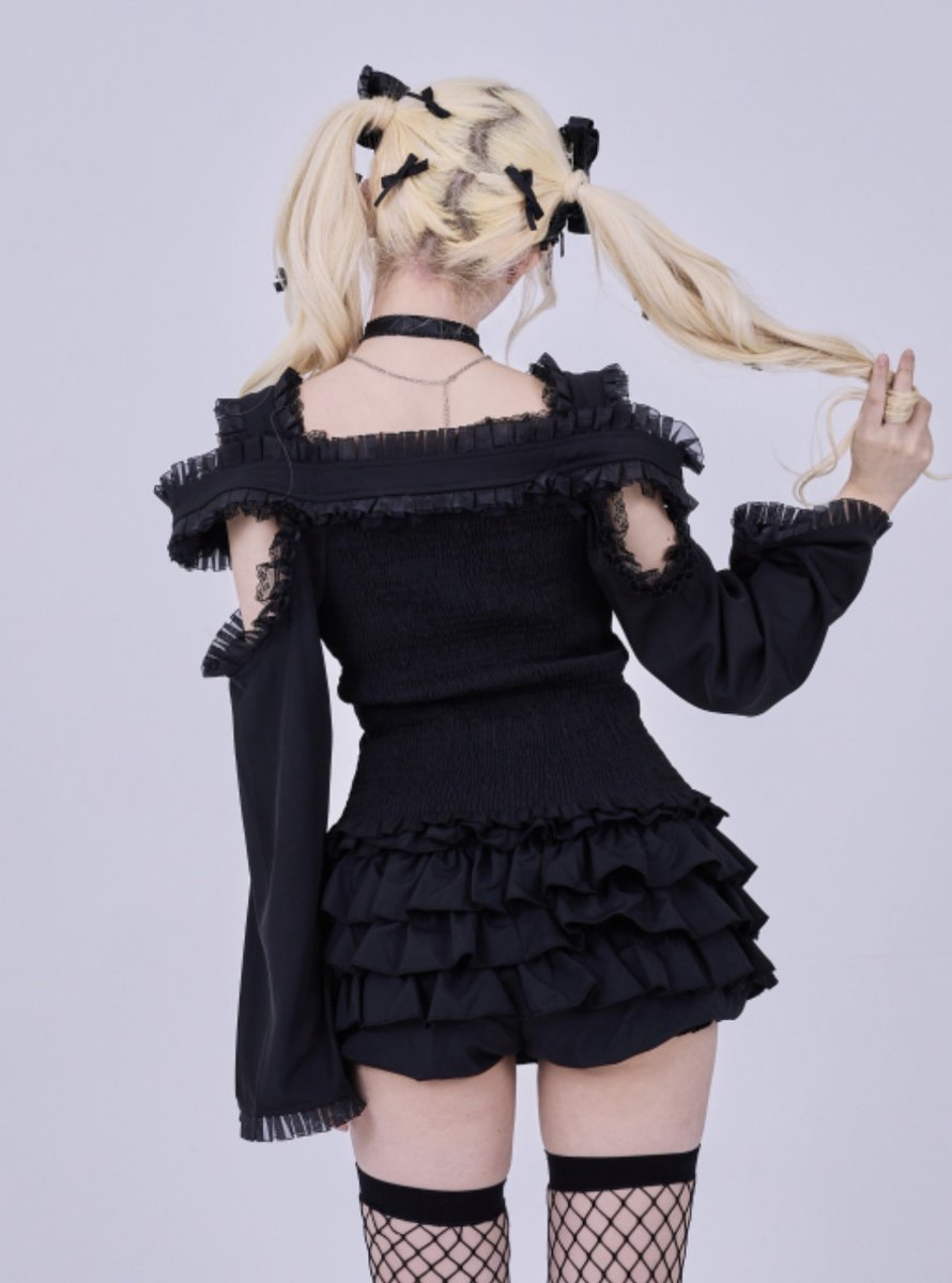 🖤IMVAL / 2way Off-Shoulder Top🖤 繊細なフリルとレースディテールを