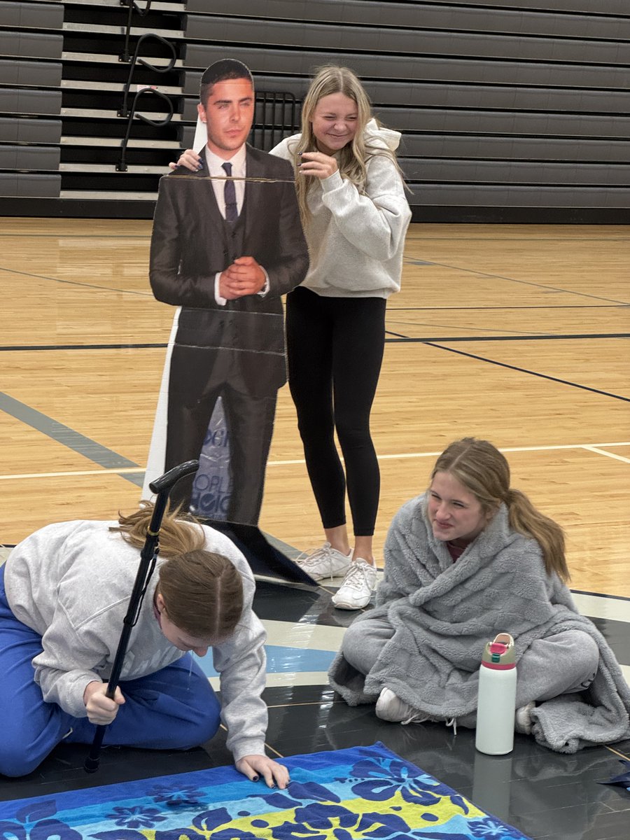 LSBCheer's tweet image. Bring a random item to practice day #GoGrizzGo #ClawsOut