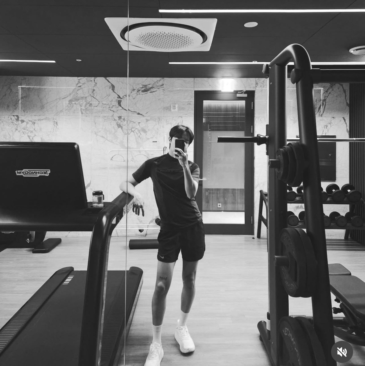 btschartsdailyc's tweet image. #JHOPE via Instagram Post 💜

instagram.com/p/DUGGNoJCfbz/…