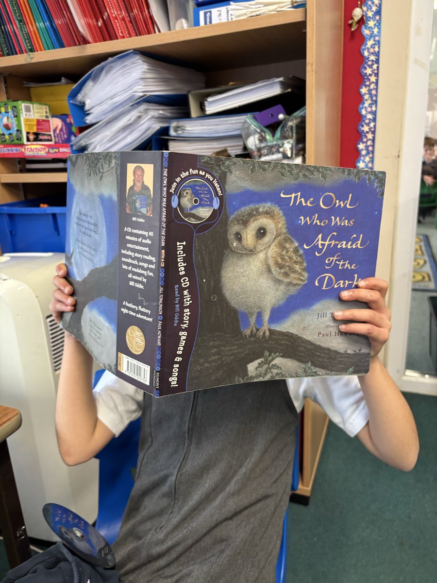 Whitchurch1's tweet image. In Literacy Year 2 have been writing about The Owl who was Afraid of the Dark.  So as part of our Science topic on animal we looked at the food owls eat. We investigated Barn Owl  pellets and found many bones and feathers. #wpsscience #wpsliteracy