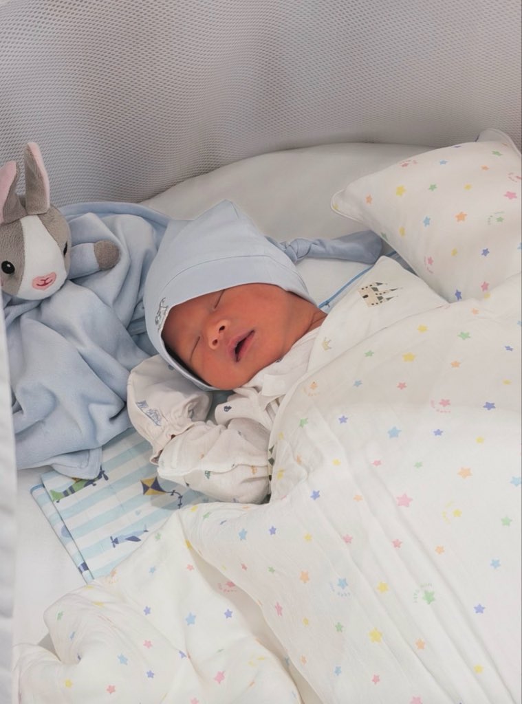 น้องพบรักน่ารักมากกก ชั้นกลายเป็นพี่เลี้ยงออนไลน์ไปแล้วตอนนี้