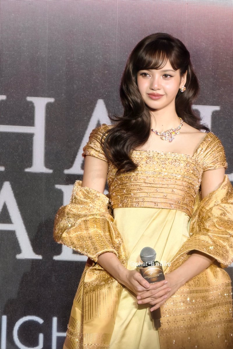 ชอบรูปนี้มาก ออร่าเจ้าหญิง 💛👸🏻

#LISA #LALISA
#AmazingThailandxLISA #AmazingThailand

รูปสวยด้วย vivo x300 จากร้าน <a href="/frontrowrent/">เช่าโทรศัพท์ by FrontRowRent - X300pro Find X9pro</a> ✨เช่าเถอะ คุ้มมากจริง ๆ