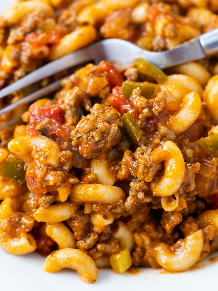 This Classic American Chop Suey Recipe is easy to make in One Pot with simple ingredients. The flavors blend together perfectly for a traditional comfort food that your family will love.
▶️ thecozycook.com/american-chop-…