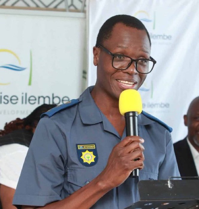 AdvoBarryRoux's tweet image. AmaZulu are the most tribalistic people in South Africa. To them, anyone who does not speak Zulu is Kwerekwere. They’re so tribalistic that they even discriminate AmaXhosa who speak almost like them, If they can discriminate against Xhosas, What do u think will happen to Vendas?