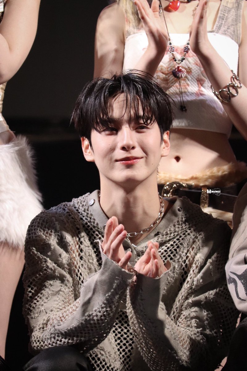 [ 𝟮𝟳.𝟬𝟭.𝟮𝟲 ]  🐻 #TadATLAS ‧₊ .ᐟ 

สุดหล่อกับจุ้บนางฟ้าของเขา 🪽✨

#XOXOshowcase2026
#ATLAS_TH #ATLASth