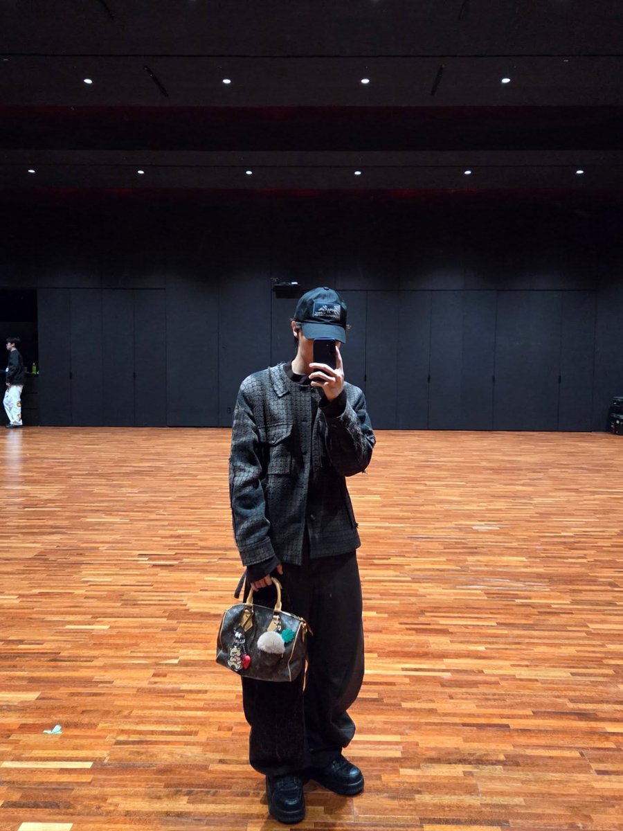 러브모드 tweet media