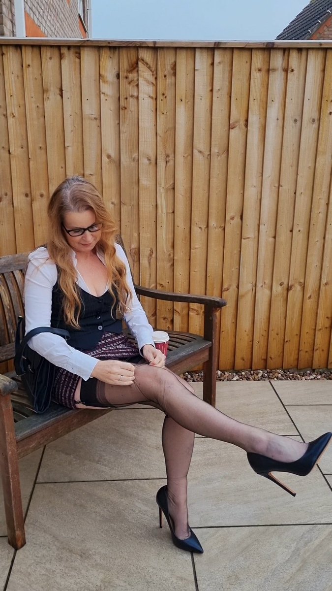 SharonJanney's tweet image. Which look is your favourite 1 or 2...?