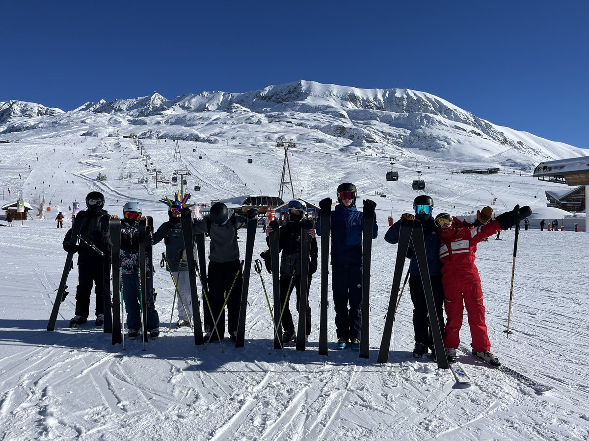 berthaparkski's tweet photo. Glorious learning environment today. Our groups are enjoying the sun and beautiful snow conditions. More to follow @BerthaParkHigh #SL https://t.co/dJdGfjuKAD