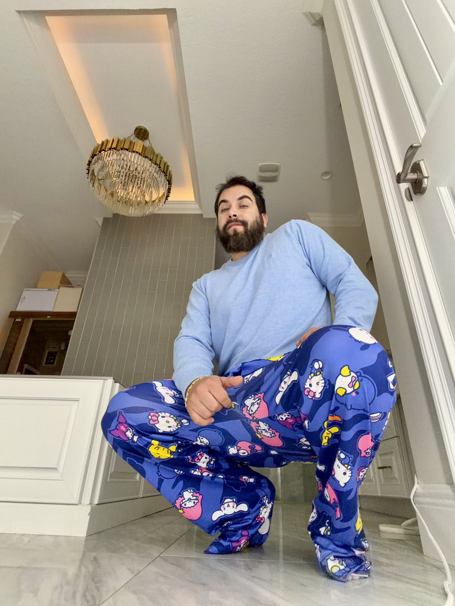 BucioMr's tweet photo. Buenos días 🧔🏻❤️✌🏻☀️😘 https://t.co/K5leF9EH2D