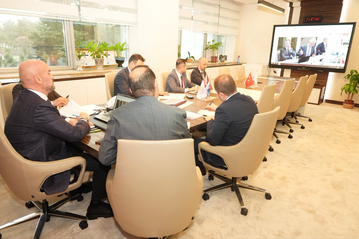 Yönetim kurulu üyesi olmaktan memnuniyet duyduğum ACI EUROPE’un 146. Yönetim Kurulu Toplantısı, bugün Brüksel’de gerçekleştirildi.

Toplantıda; Avrupa’daki güncel siyasi ortam ve politik gelişmeler çerçevesinde sektörü etkileyen riskler ve tehditler, rekabetçiliğin korunması,