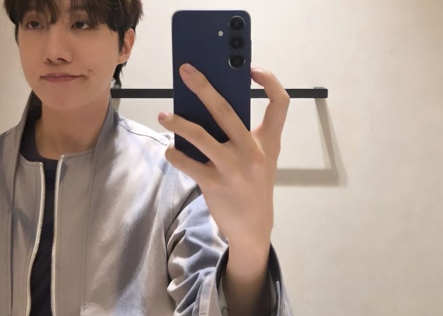 jhope_hands_'s tweet photo. #제이홉 #JHOPE https://t.co/pfMu6FbrQS