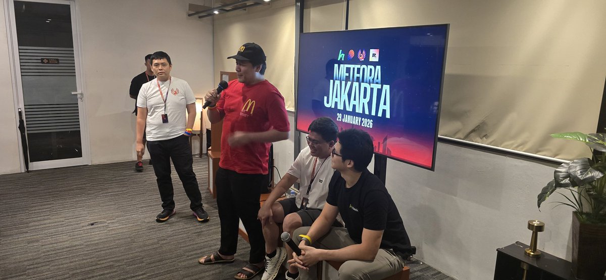 Heavymetalcook tweet media