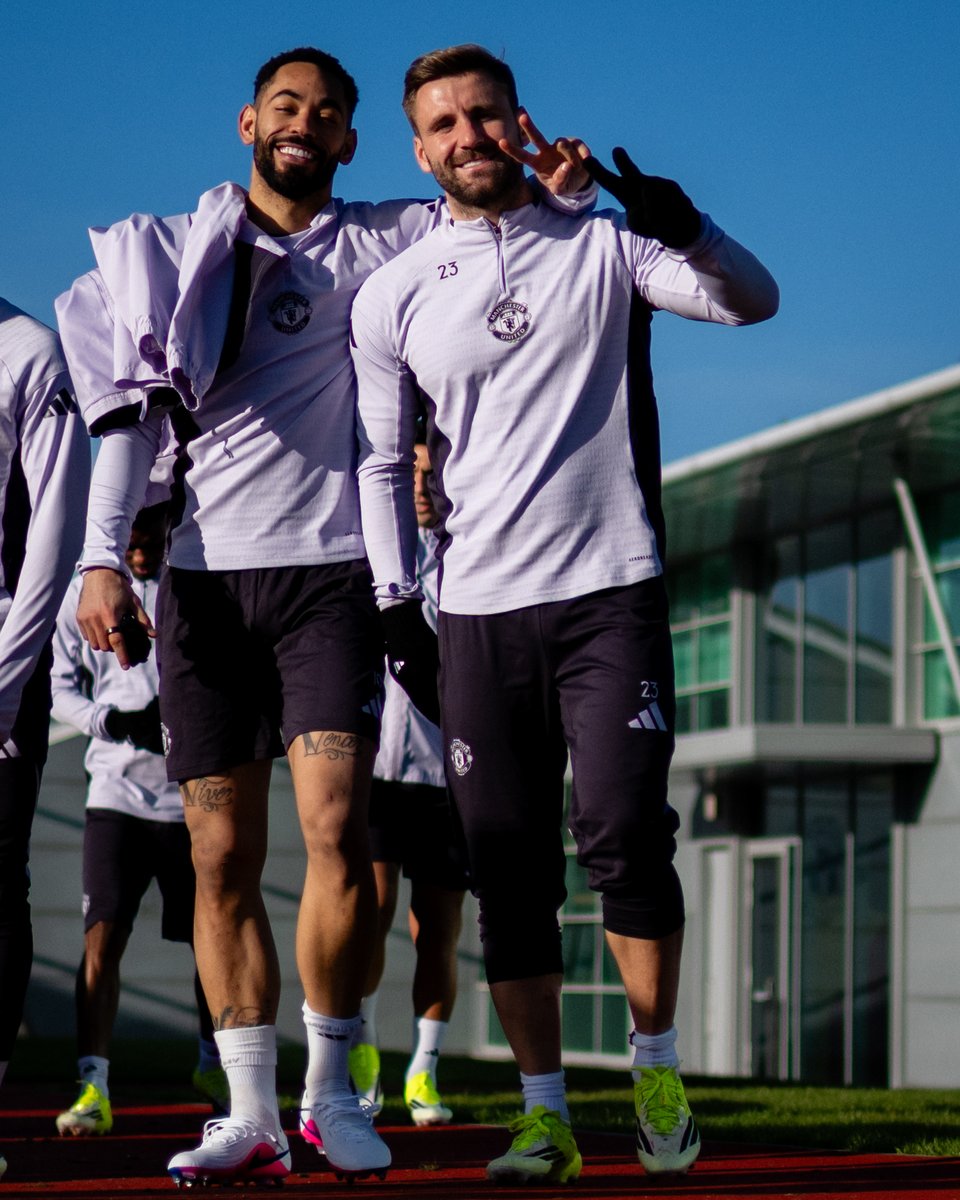 ManUtd's tweet image. ✌️✌️