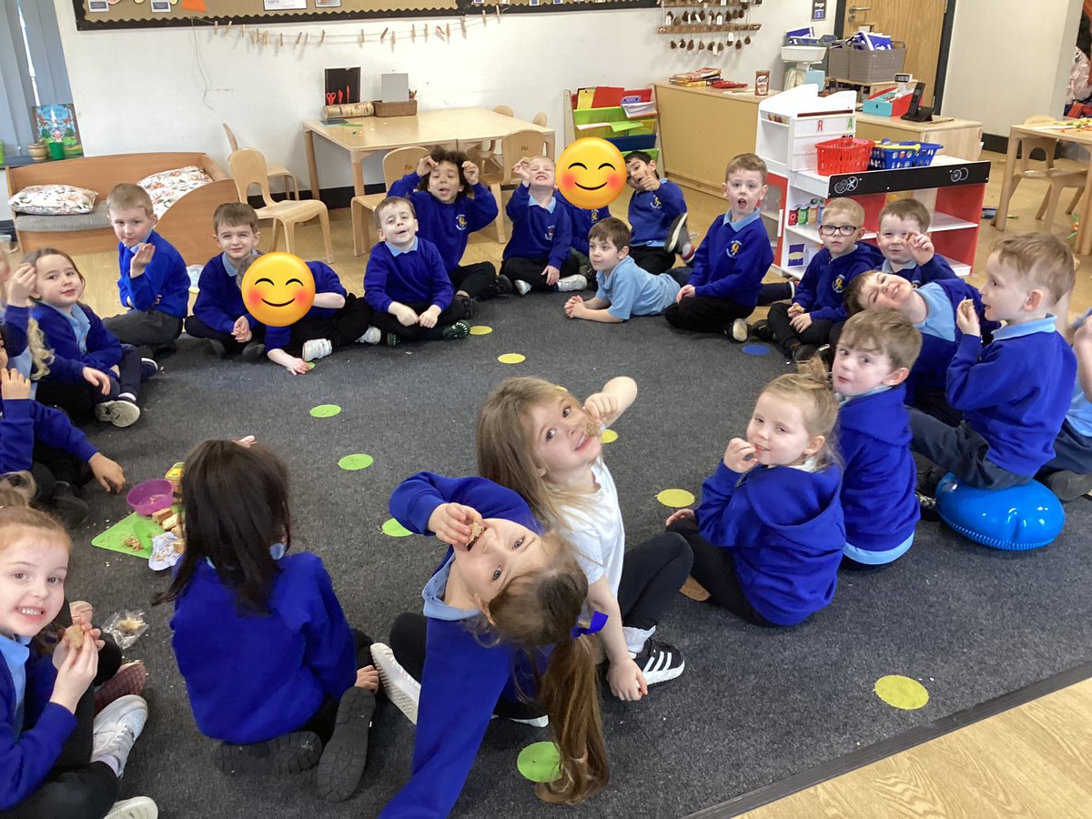 StJohns_Eagle's tweet image. 📚🍞 Class Baker Squad! 🍞📚
Today RAB enjoyed tasting the brown bread we baked ourselves in class! The classroom smelled amazing and the children were so proud of their hard work. 👩‍🍳👨‍🍳💛
#EYFS #LittleBakers #LearningThroughPlay #StJohns