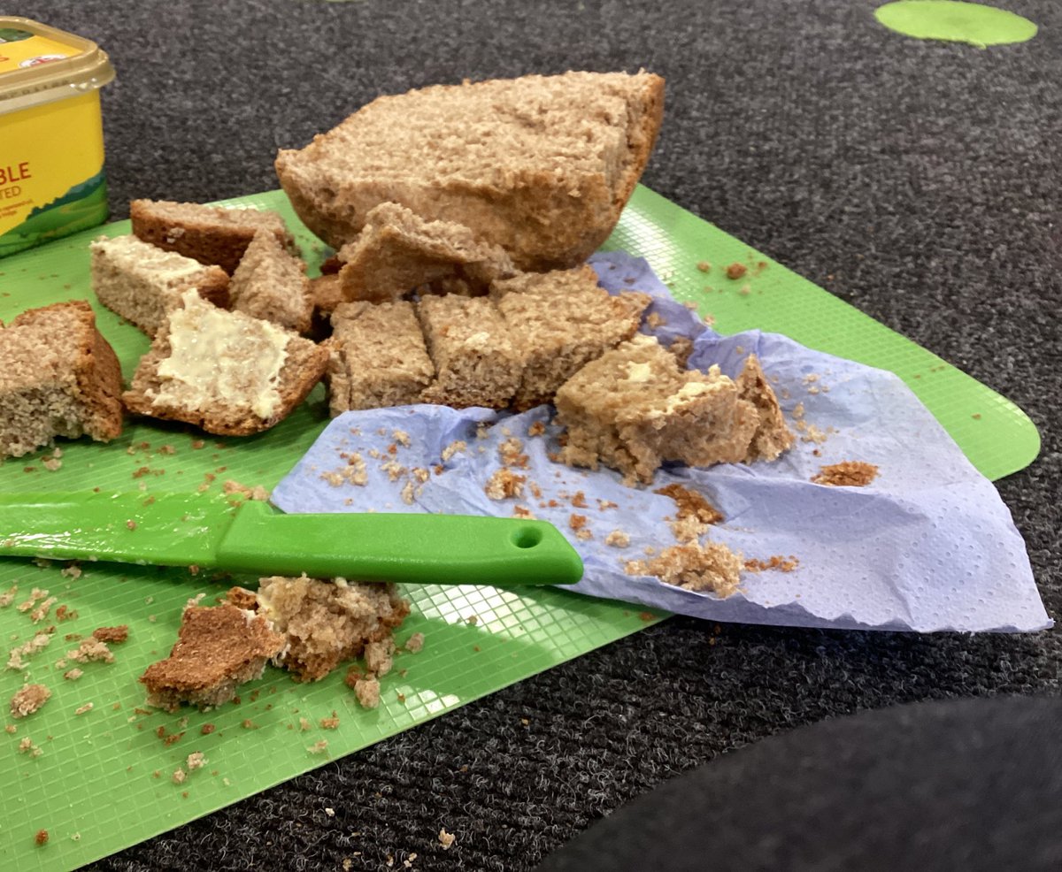 StJohns_Eagle's tweet image. 📚🍞 Class Baker Squad! 🍞📚
Today RAB enjoyed tasting the brown bread we baked ourselves in class! The classroom smelled amazing and the children were so proud of their hard work. 👩‍🍳👨‍🍳💛
#EYFS #LittleBakers #LearningThroughPlay #StJohns