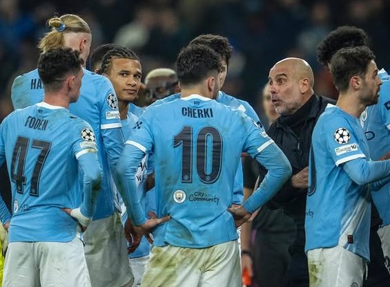 FRBlueMoon's tweet image. 🚨🆕 25 ans et 140 jours. 😨

L'âge moyen des onze de départ de Manchester City cette saison est le plus jeune jamais enregistré lors d'une campagne de Ligue des champions de l'UEFA. 

7 joueurs différents âgés de 22 ans ou moins ont été titularisés dans cette édition jusqu'à…