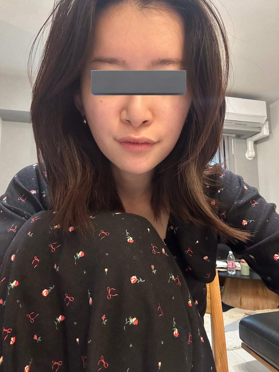 grr11_09's tweet photo. これやり方聞かれたけど
ふ、にーって言うイメージ
1が口角上げた時
2がふにゅってやる時
3が口角上げてない時

すっぴん二日酔いでごめん笑笑 https://t.co/ObdFtQIdTd