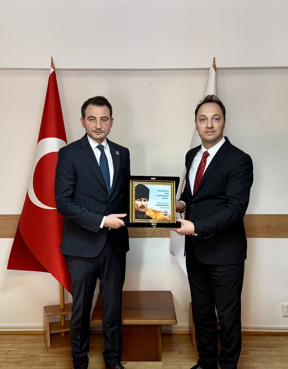 Finansçı Fenerbahçeliler Derneği olarak, FC Steaua Bükreş maçı nedeniyle Romanya’dayız. 

Türkiye Cumhuriyeti Bükreş Ticaret Başmüşavirlerimiz Sayın Hasan Oktay Duygun ve Sayın Sertaç Güner ile gerçekleştirdiğimiz görüşmede; derneğimizin çalışmaları, Fenerbahçe camiasının