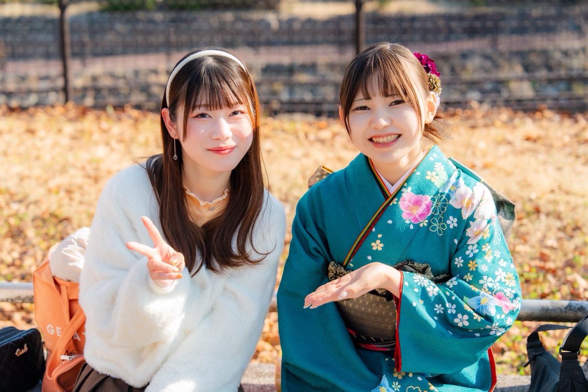 fuka_keystyle's tweet photo. この前仕事の後、練習場所に遅れて到着した私を海月がお出迎え(？)してくれて、
「ご飯にする？お風呂にする？それとも私？🩵」
と言われたので、「あなた🩵🩵🩵」と言っておきました。
どうしようもねえ2人だな(風夏と海月はツボが同じ)

これはどう見ても母と娘の我ら

#KEYSTYLE #きーすた https://t.co/yp0lchGm5J