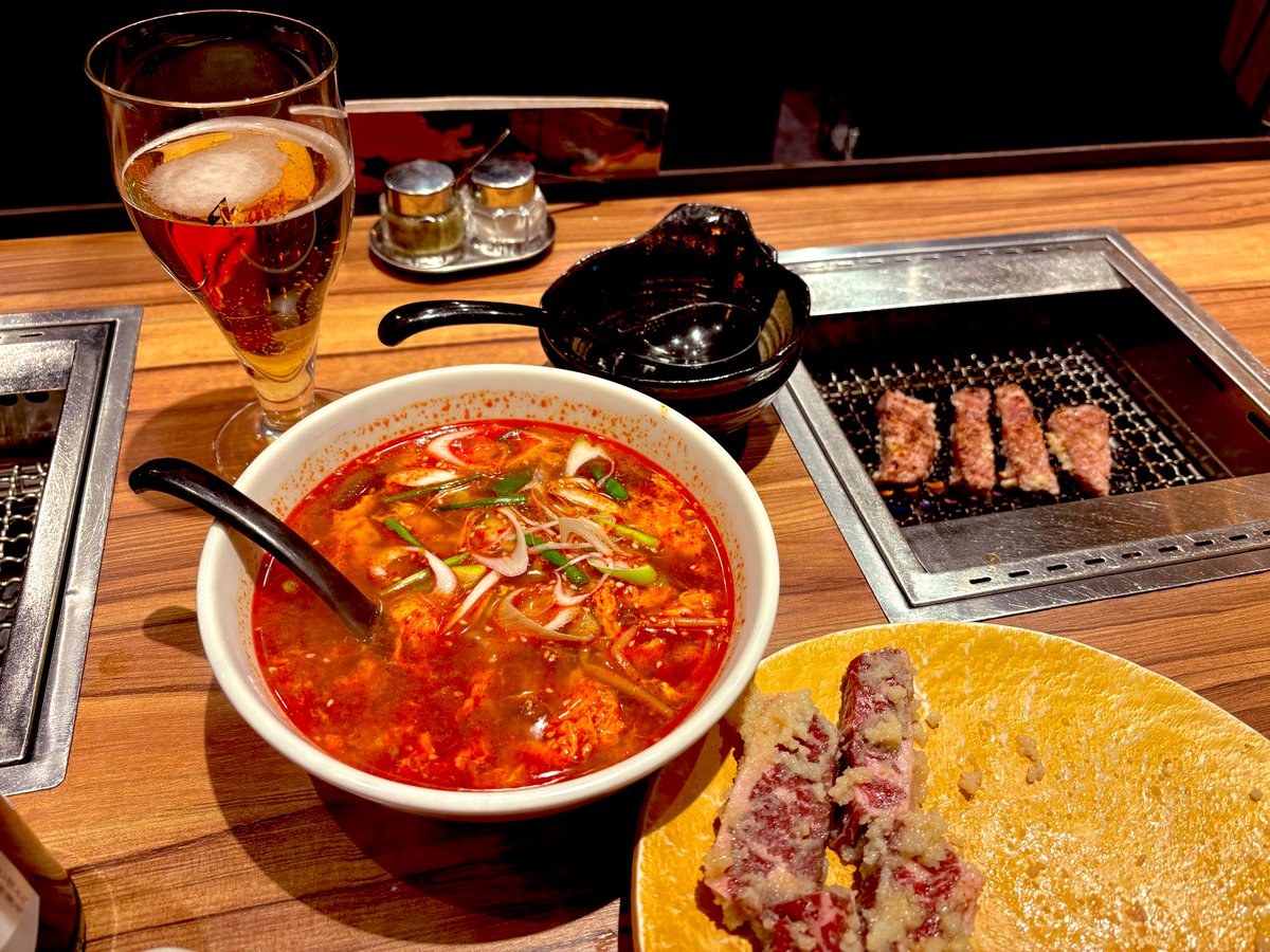 my331306's tweet photo. #焼肉萬野ルクア

久々に夫と焼肉デート🩷

一人ずつ焼くところがある焼肉屋さんでも、夫が私の分も焼いてくれます😂💕

お言葉に甘えて全部焼いてもらい、食べる専門させてもらいました🙏😂✨

お肉もリーズナブルでおいしい、コスパ最強のお店でした❣️スープもキムチも美味しかったです😋 https://t.co/dHHIJQiTg5