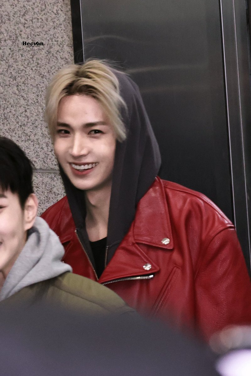 heevan1015hs's tweet image. 260129 K4

뭐가 이렇게 웃어요🤫

#희승 #HEESEUNG #ヒスン #이희승 
#ENHYPEN #엔하이픈