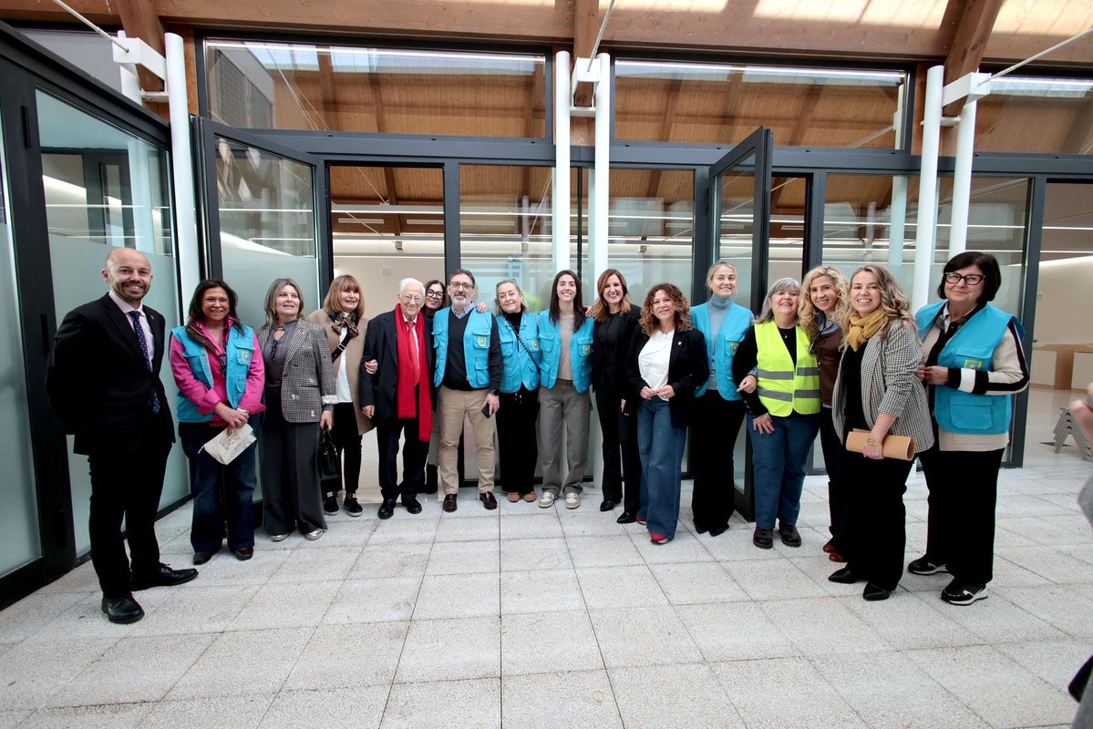 “La Casita” de <a href="/paz_mensajeros/">Mensajeros de la Paz</a>, que acompaña y forma a familias vulnerables mientras sus hijos son atendidos, abrirá sus puertas en el nuevo centro cívico del Cabanyal-Canyamelar.

Gracias, Padre Ángel, por elegir Valencia para este proyecto y recordarnos que esta sociedad