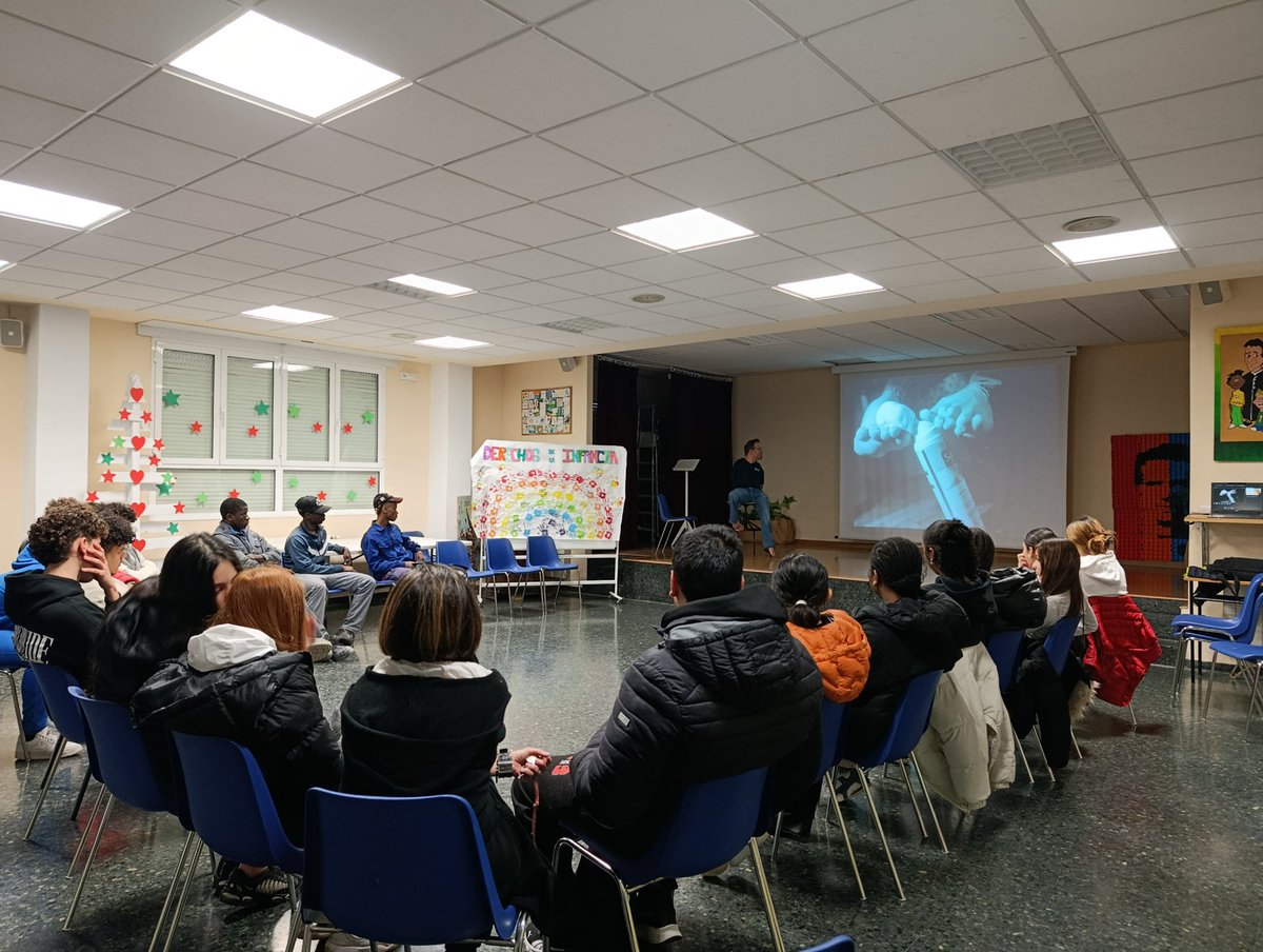 🐾 A principios de diciembre disfrutamos de una nueva visita a <a href="/FdMA_Zaragoza/">FdMA_Zaragoza / Centro Mancala</a>, centro socioeducativo que da respuesta a las vulnerabilidades de la juventud.

🧙‍♂️ Una veintena de estudiantes de sus distintos ciclos acudieron a nuestra cita anual con este lugar, una parada