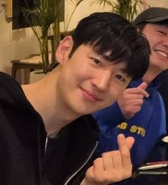 머리 많이 길럿다 귀여웡