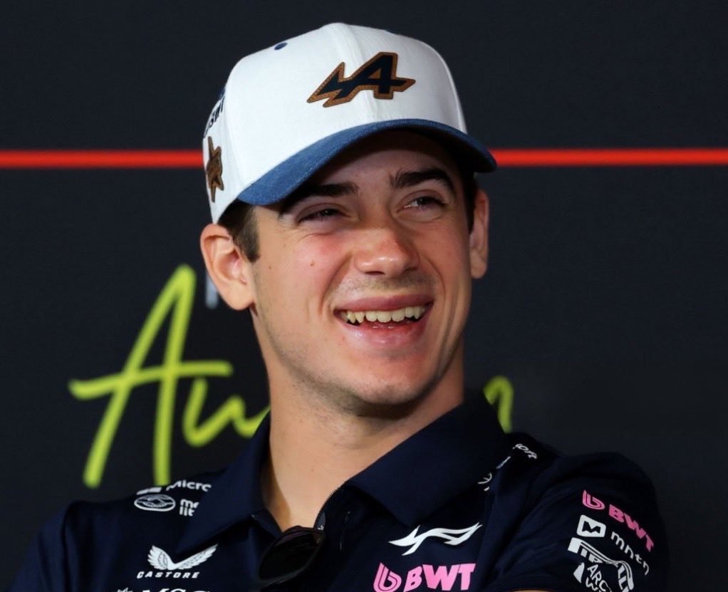 rolindewilde's tweet image. La numerología de su carta natal, d Franco, habla hasta de similitudes en la constitución  física. 
Los dientes vean. 🤩 Fascinado!