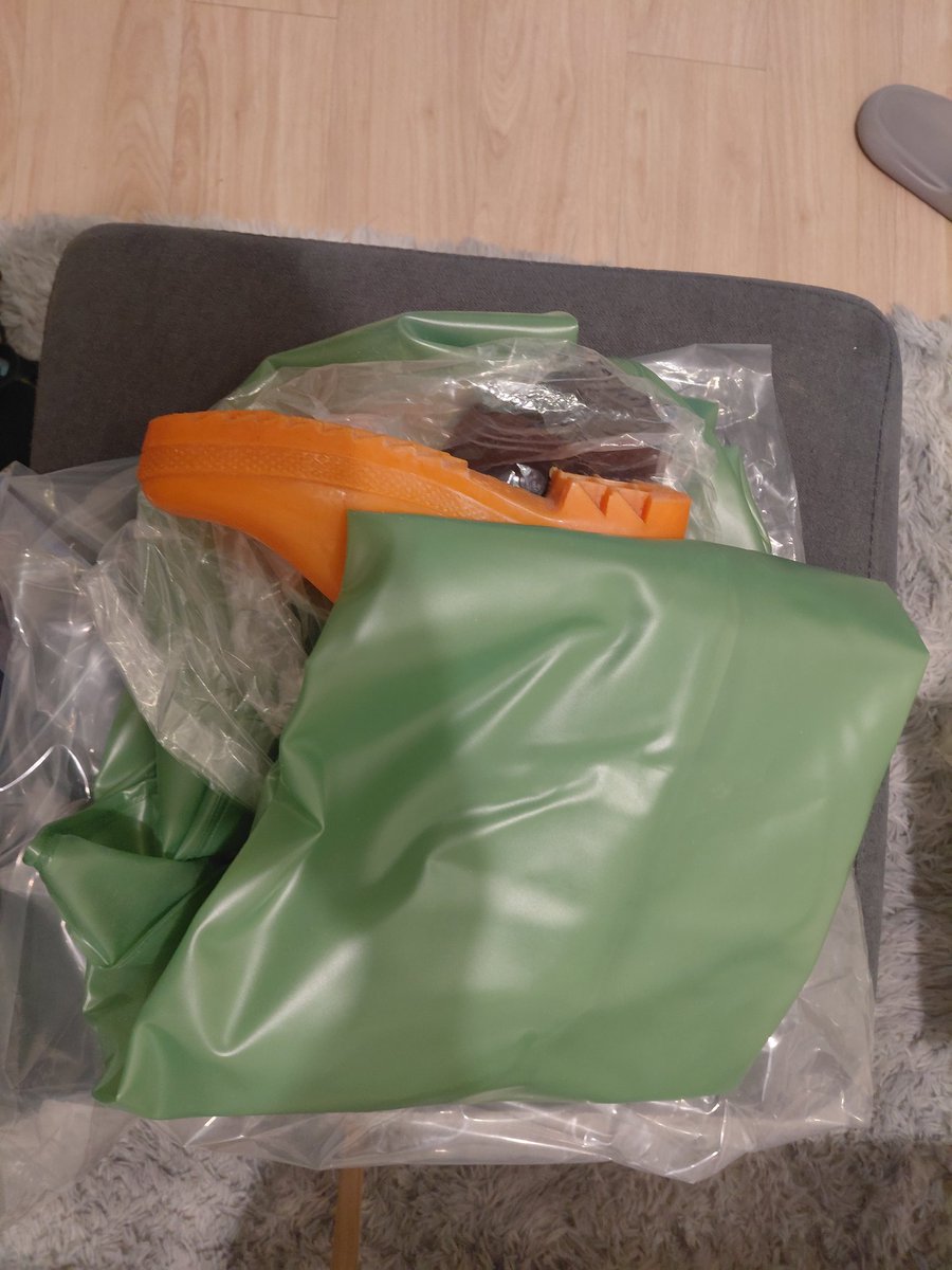 Rbbrm_boy festish tweet media