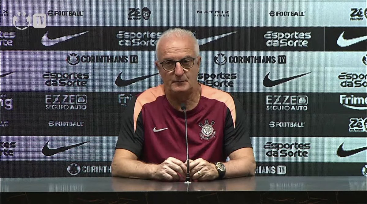 futebol_info's tweet image. “Com todo respeito ao Dorival Júnior, mas na semana em que o Corinthians não consegue contratar o Alisson por não ter R$ 1 milhão, o Dorival falar após uma derrota que o clube sonhou em contratar Gerson e Malcom é um absurdo, é um desrespeito com o torcedor.”

🎙️ Bruno Andrade,…