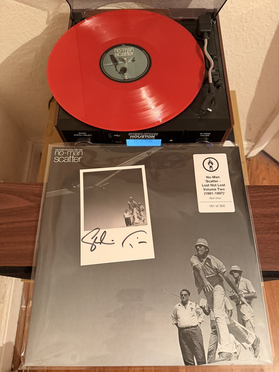 between the moon and the tide 🎸 tweet media