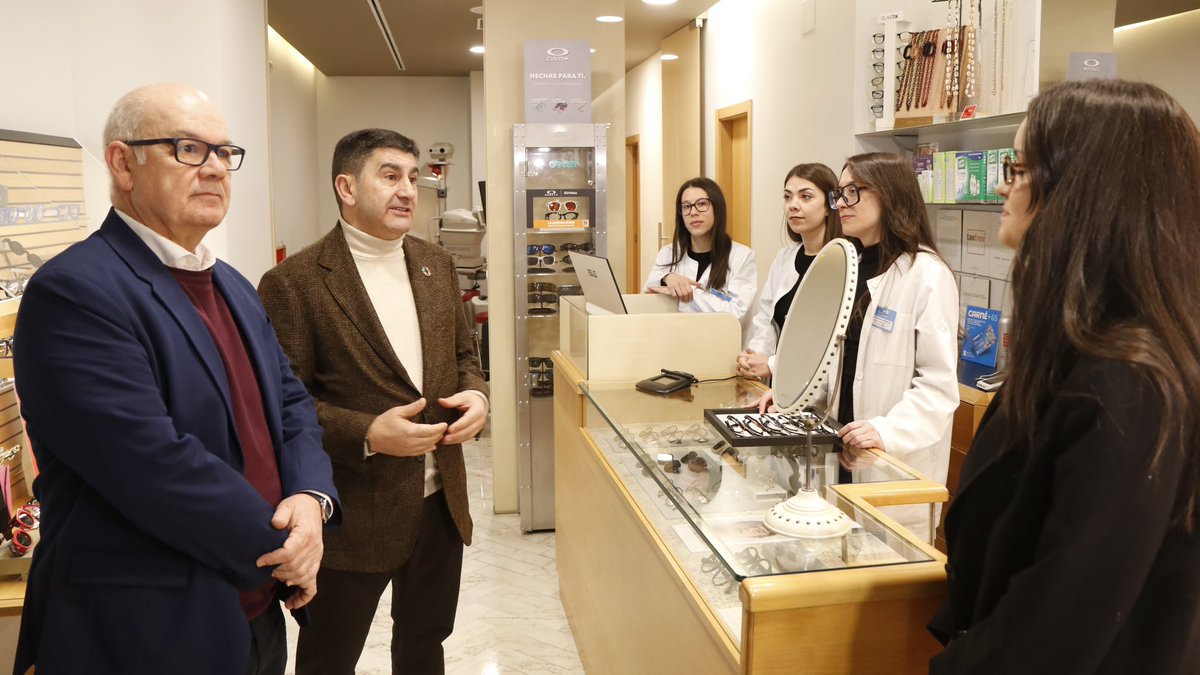 Ver ben non pode ser un luxo.

Co Plan VEO de <a href="/sanidadgob/">Ministerio de Sanidad</a>, axudas de ata 100€ para menores de 16 anos.

En Galicia xa lideramos o acceso a esta prestación con máis de 4.500 solicitudes.

Así se amplían dereitos e se reforza o público.