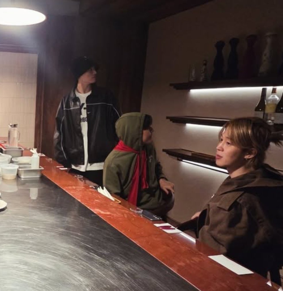 supermerkd2's tweet image. ese grupo de amigos re diverso el emo el therian y el homosexual