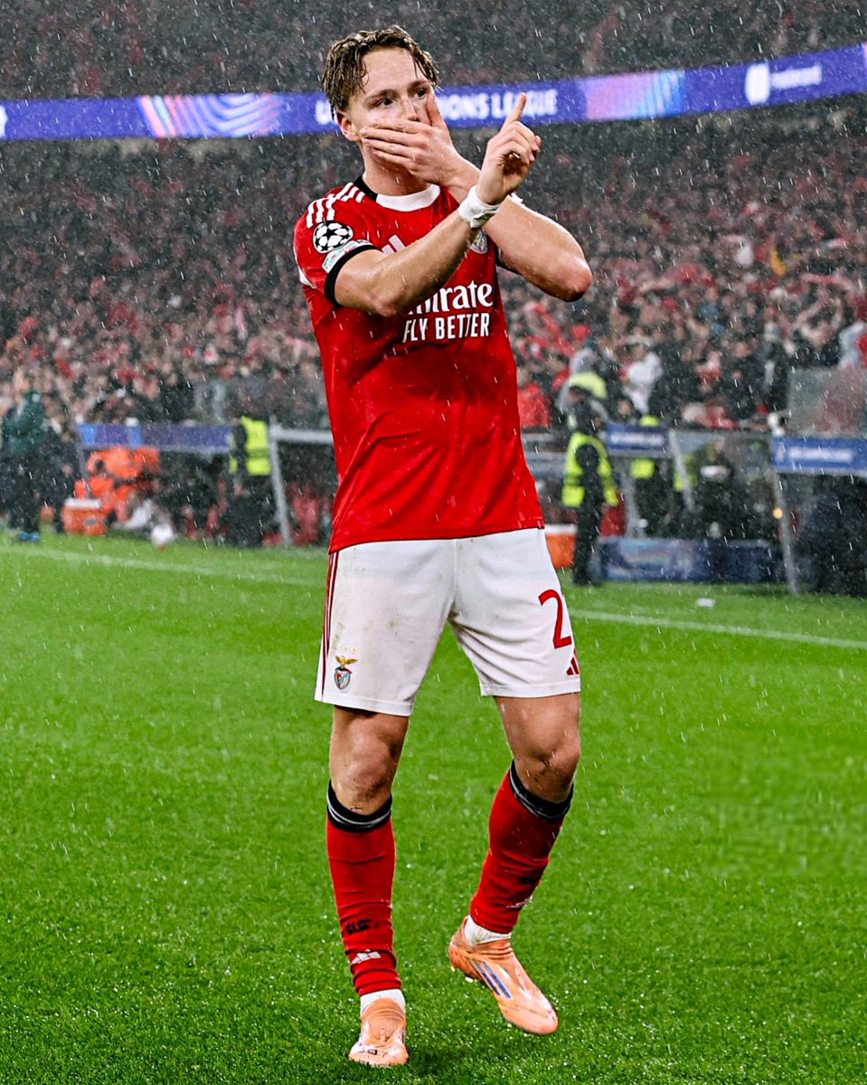 Schjelderup foi eleito o melhor jogador da última jornada da Champions League 🌟