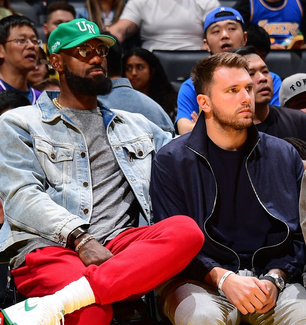 The Lakers are potentially going to ask LeBron James to take a “significant” pay cut next season if he wants to return 😳, per <a href="/WindhorstESPN/">Brian Windhorst</a> 

(Via <a href="/GetUpESPN/">Get Up</a> / h/t <a href="/NBA__Courtside/">NBA Courtside</a> )