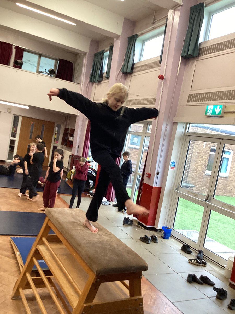 LydiatePrimary1's tweet photo. Fantastic gymnastics class this after for Birch class, showing great teamwork working on their mirroring #BrillantBirch #Teamwork #mirroring #schoolvalue https://t.co/czVZJqOQVW