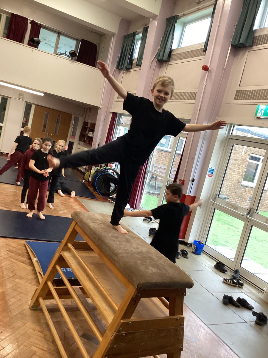 LydiatePrimary1's tweet photo. Fantastic gymnastics class this after for Birch class, showing great teamwork working on their mirroring #BrillantBirch #Teamwork #mirroring #schoolvalue https://t.co/czVZJqOQVW