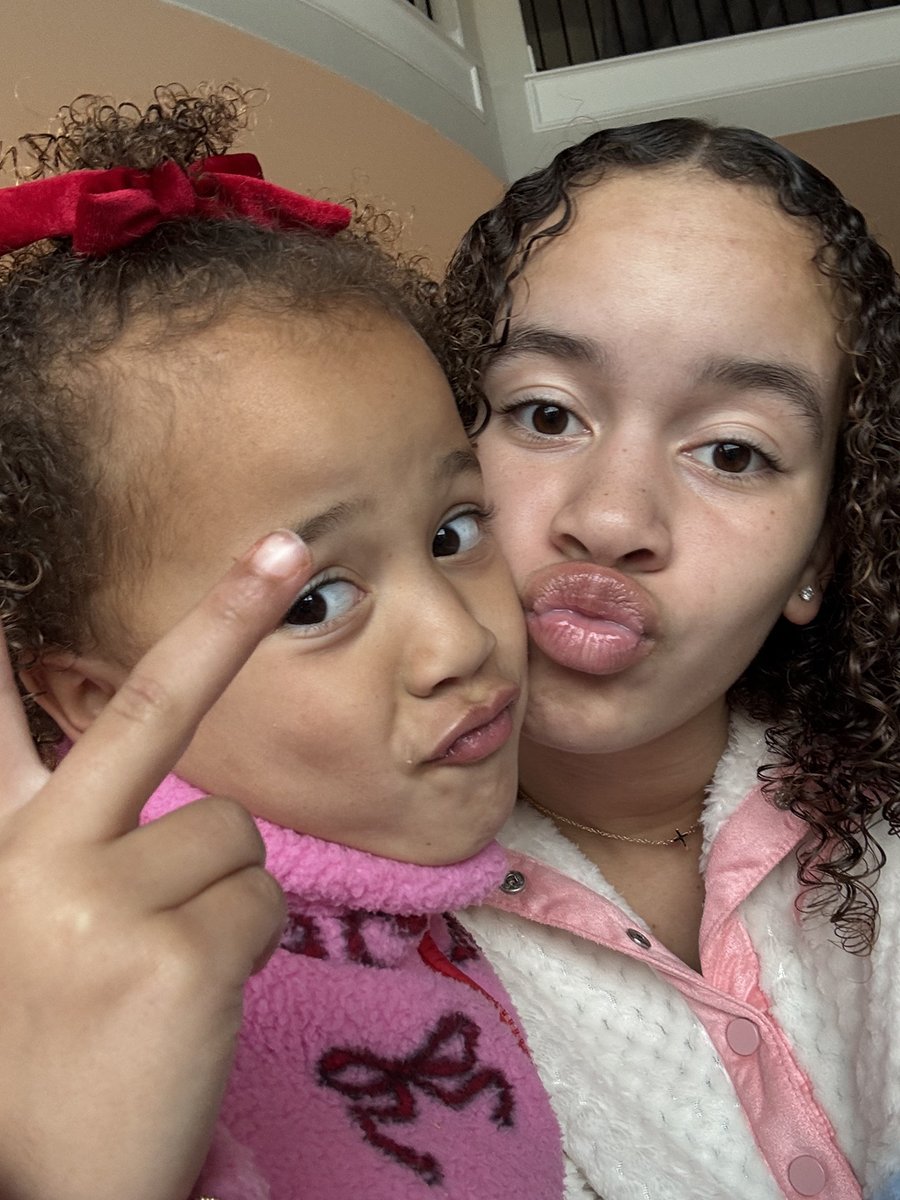 UlrickEdmonds's tweet image. Discipline weighs ounces. Regret weighs tons. 

Vision - Goals - Success 

#GenerationalFinancialSecurity 
#Urgency #Consistency 
#Lifestyle #Health #Legacy #Faith #Family #Community #Sports #MassiveAction