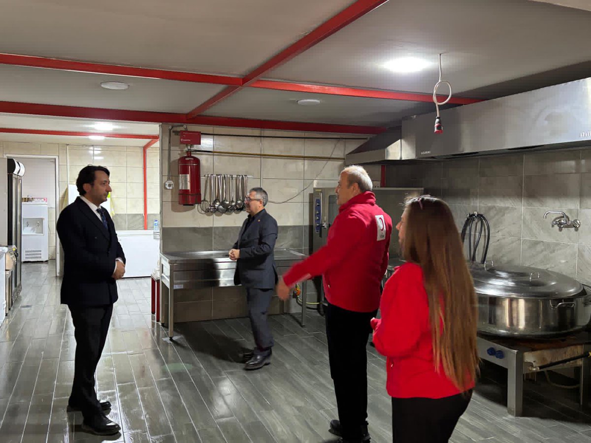 Genel Sekreter Yardımcımız Şükrü Can, Hatay İskenderun Şubemizi ziyaret etti.

Gerçekleşen ziyarette, İskenderun Şubemizin yürüttüğü çalışmalar hakkında bilgi alınarak saha faaliyetleri ve hizmet süreçlerine ilişkin değerlendirmelerde bulunuldu.